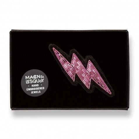 Macon et Lesquoy Broche Eclair rose